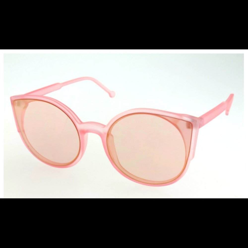 Eyewear on trend.